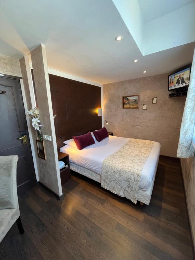 L'Hotel Le Cheval Noir Moret-sur-Loing Ngoại thất bức ảnh