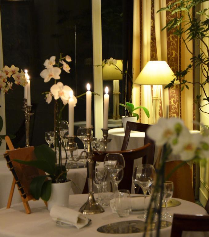 L'Hotel Le Cheval Noir Moret-sur-Loing Ngoại thất bức ảnh